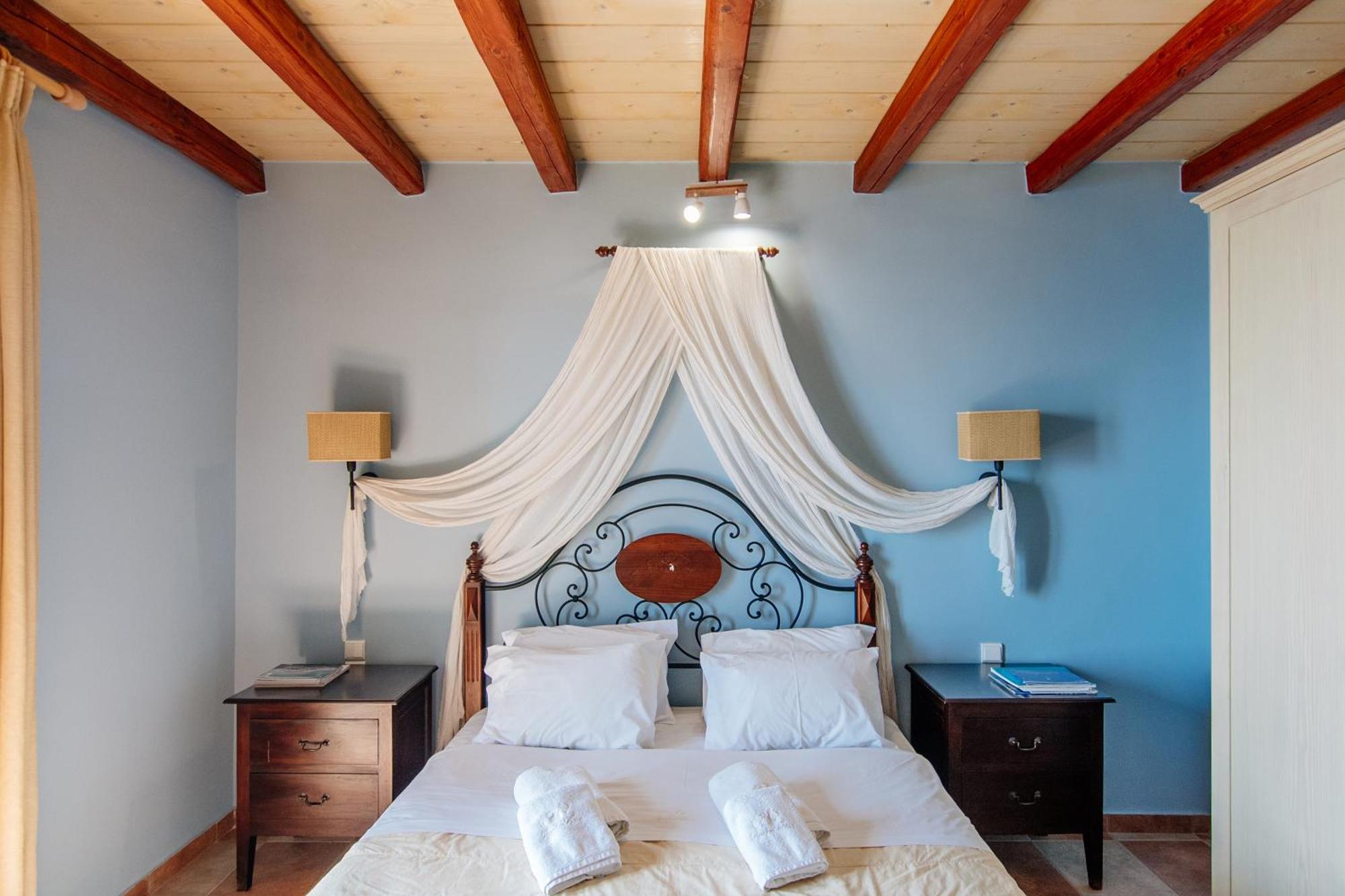 Apelon Tiritas Villas เลโอนีดีออน ภายนอก รูปภาพ