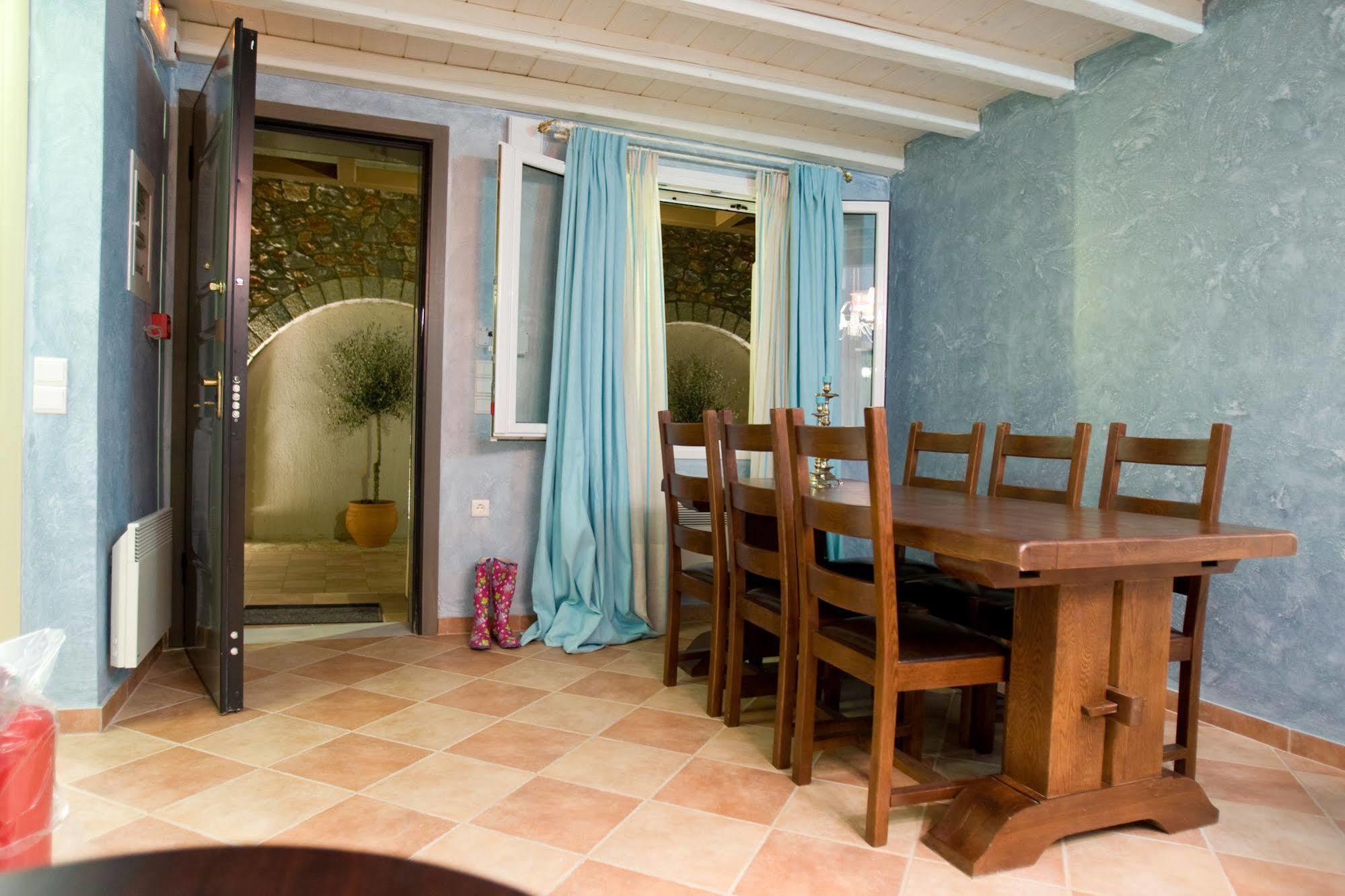 Apelon Tiritas Villas เลโอนีดีออน ภายนอก รูปภาพ